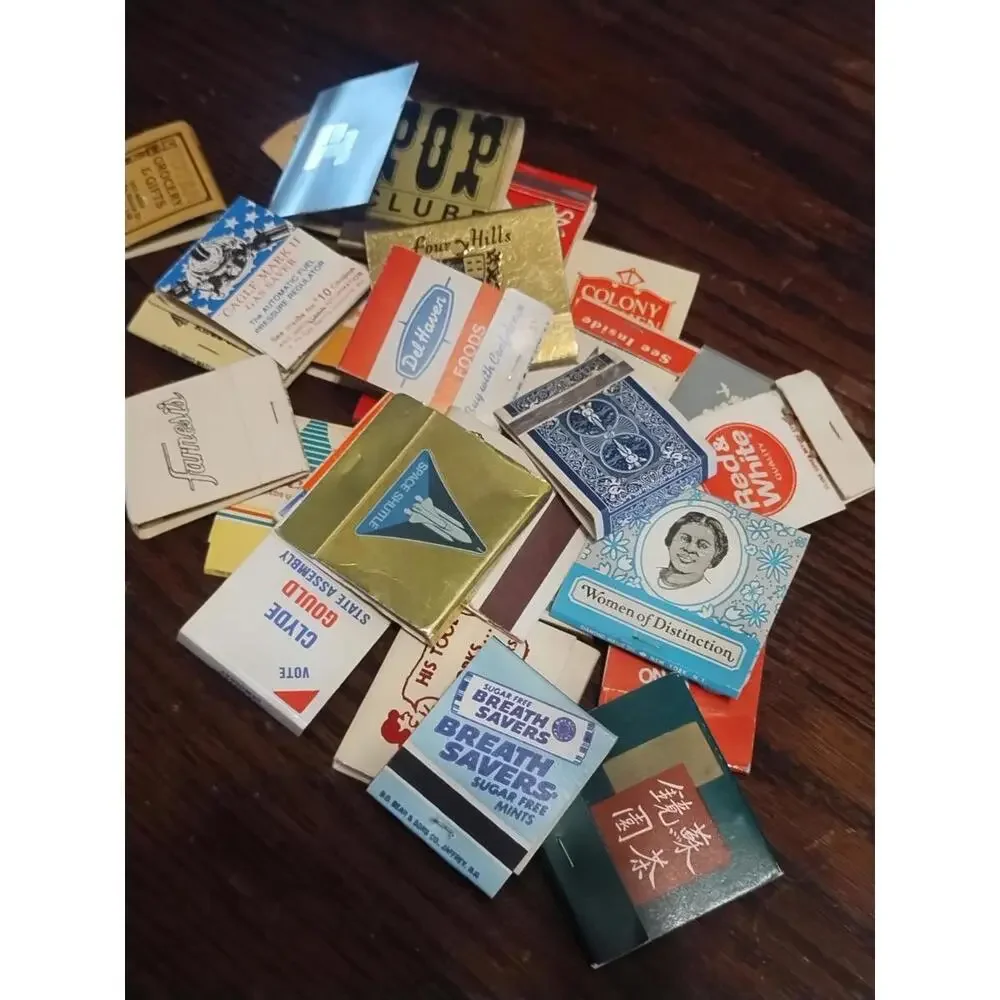 Vintage Matchbooks‎ from past locations and restaurants